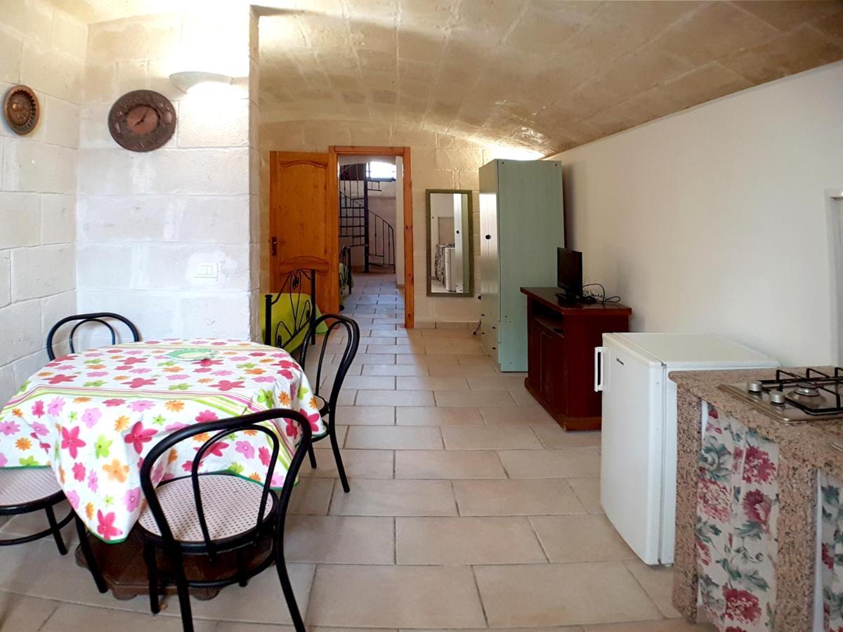 Oikia Vacanze Uggiano La Chiesa Casa Dante Exterior foto